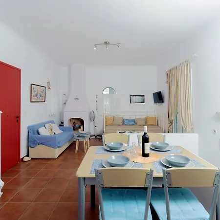 Callisto Houses Semesterbostad