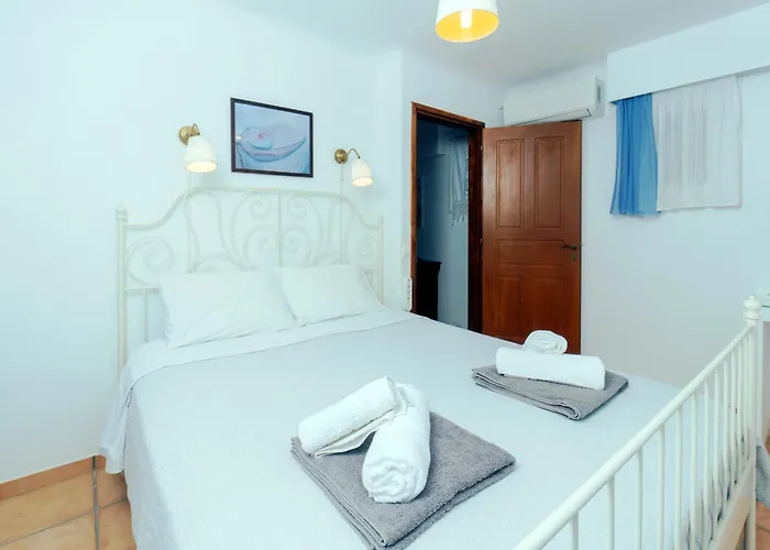 Callisto Houses Marpissa