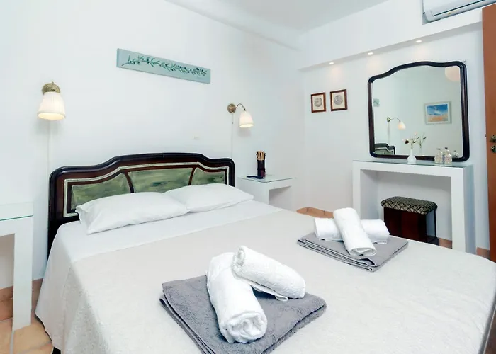 Callisto Houses * Marpissa